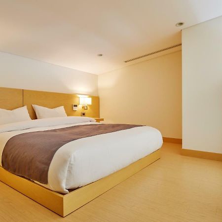 The Suites Hotel Naksan Yangyang Extérieur photo