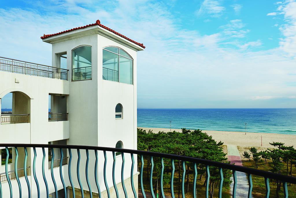 The Suites Hotel Naksan Yangyang Extérieur photo